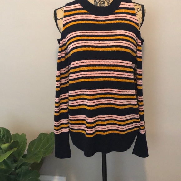 LOFT Sweaters - Loft Cold Shoulder NWOT sweater